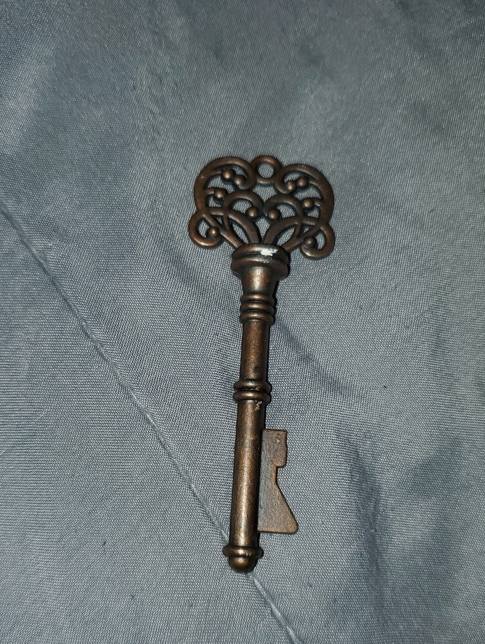 Vintage-Style Decorative Wall Key in Antique Bronze